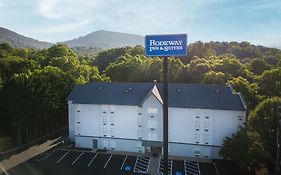 Rodeway Inn & Suites Near Outlet Mall - Asheville